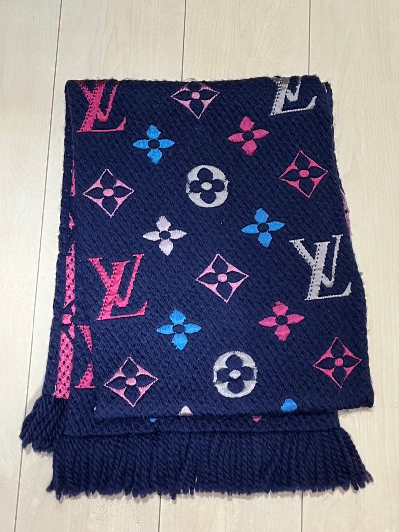 ルイヴィトン モノグラム エシャルプ ロゴマニア レインボー マフラー