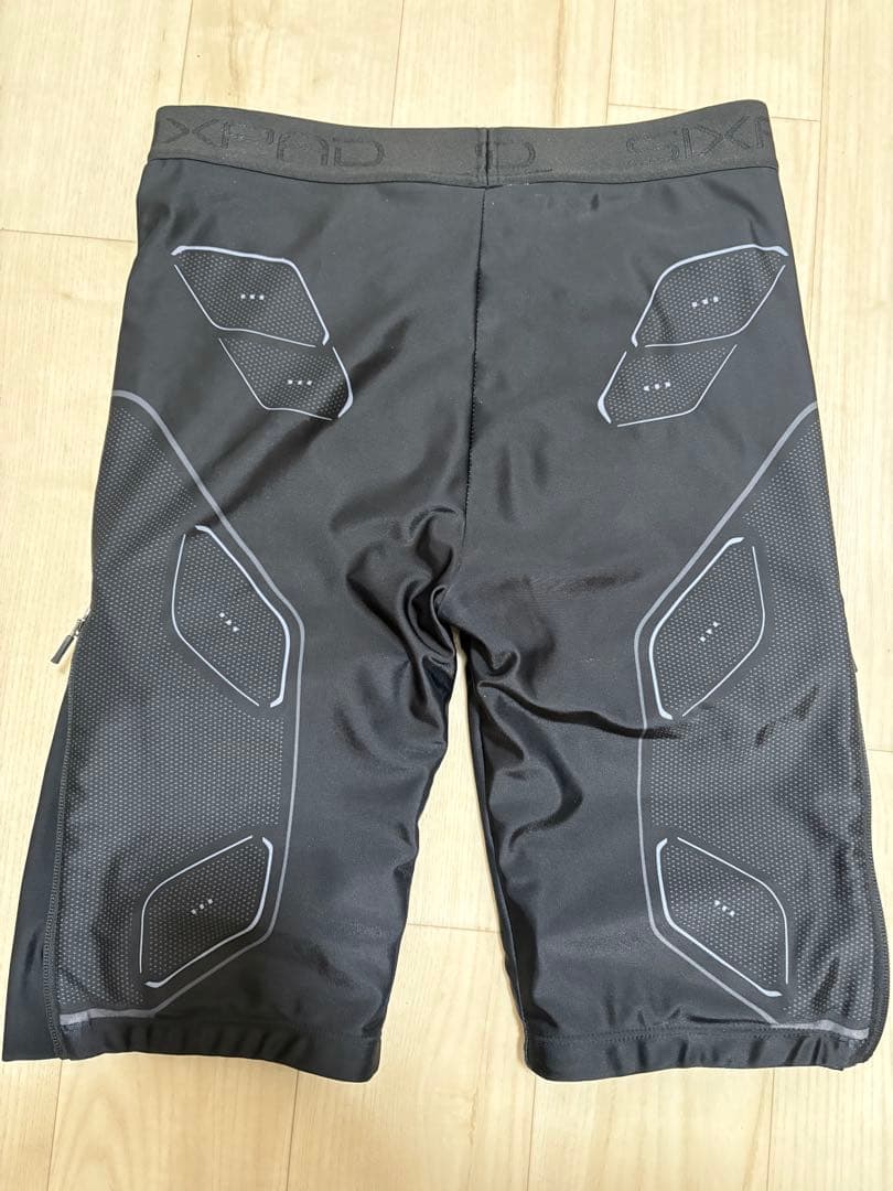 【送料無料】SIXPAD上下セット｜美品・動作良好・付属品充実！