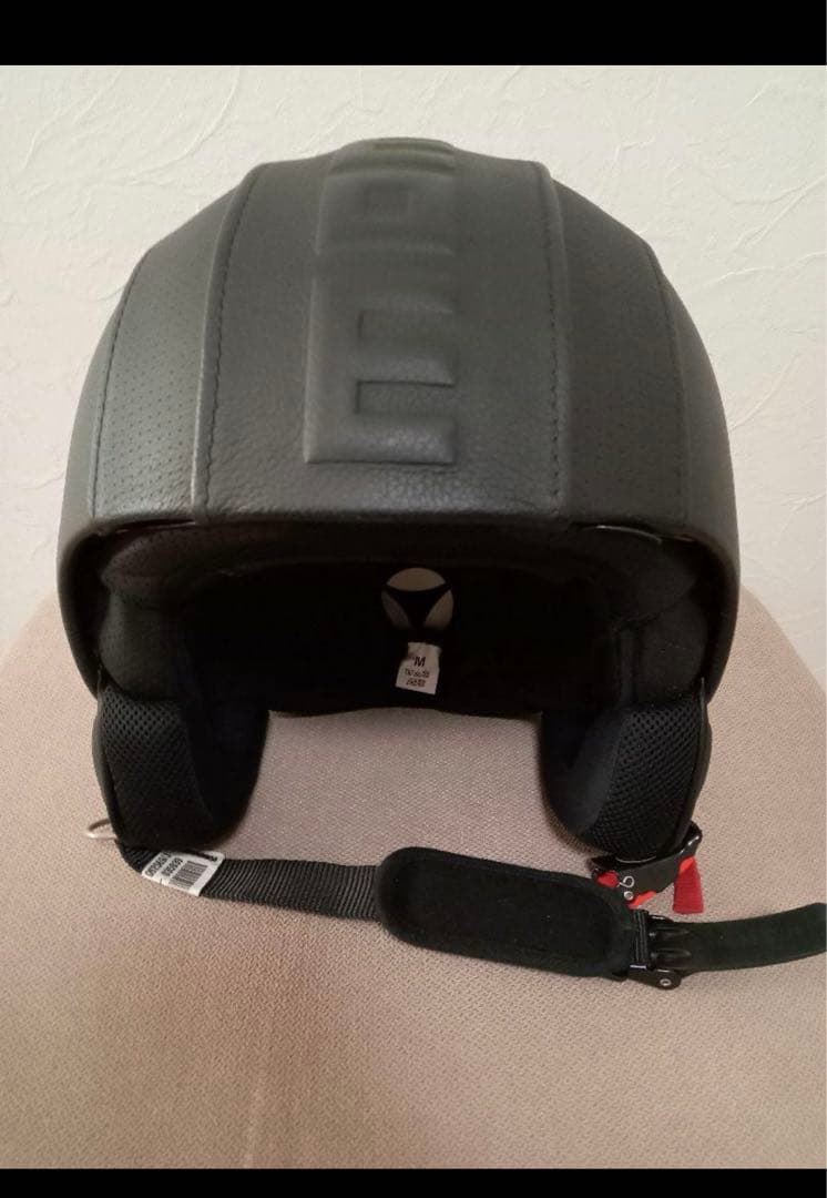 MOMO DESIGNヘルメット