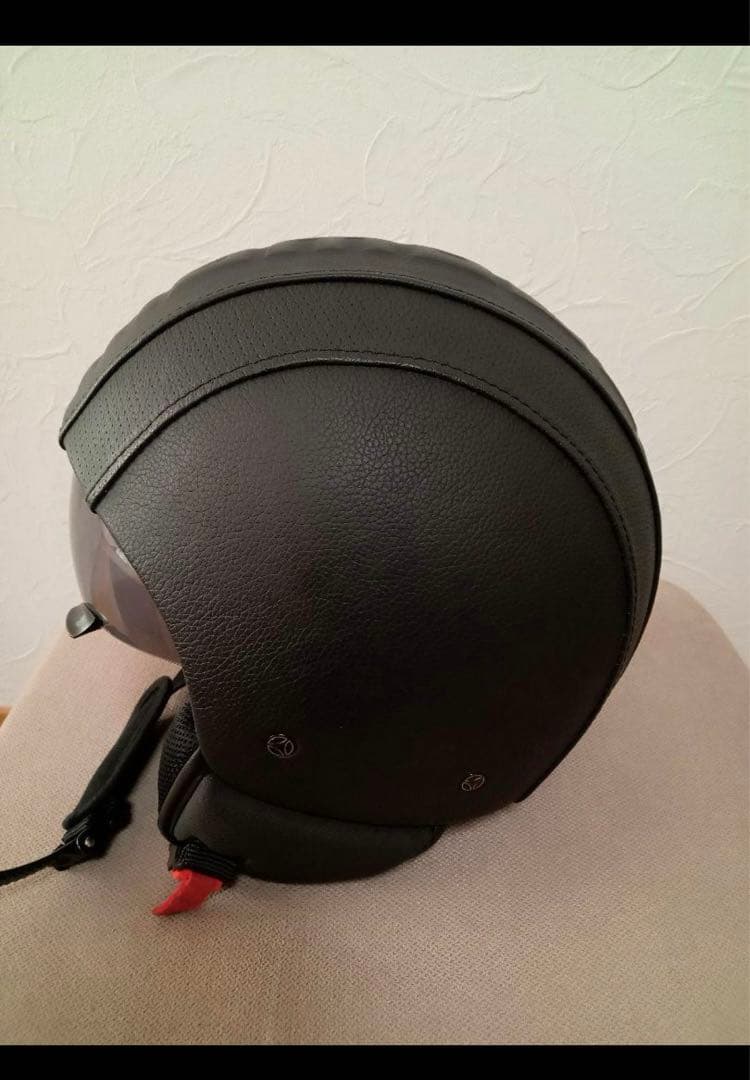 MOMO DESIGNヘルメット