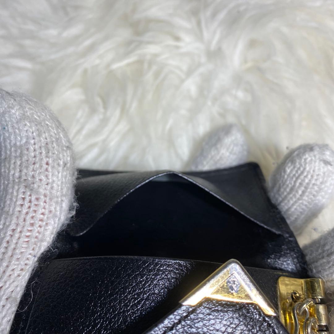 イブサンローラン　カサンドラロゴ型押し 三角プレート キーケース　ブラック