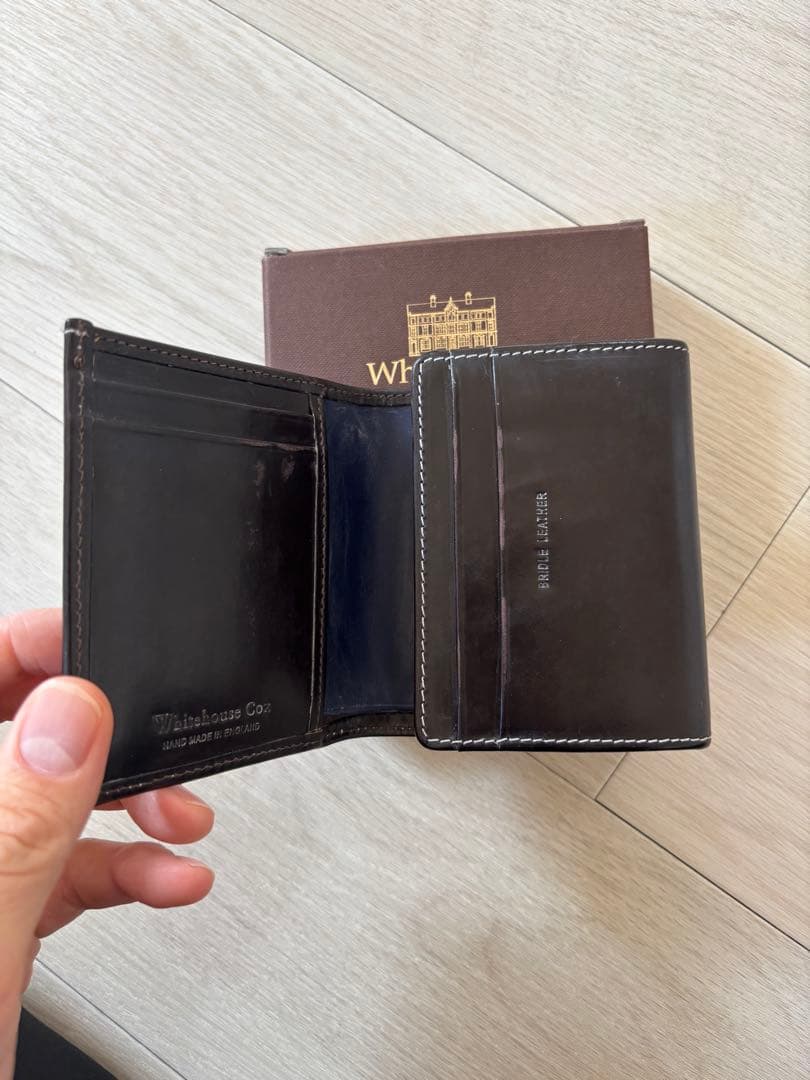 エルホワイトハウスコックス S1975 コンパクト二つ折財布革手入れセット