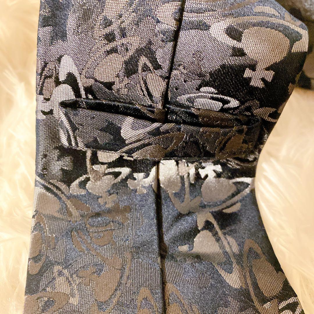 【Vivienne Westwood】オーブ（ORB）総柄ロゴ