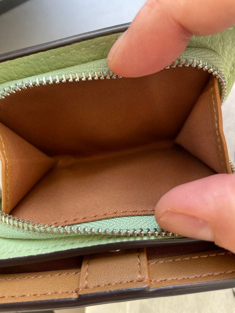 COACH 新品 2つ折り財布 ケース付　新色ペパーミント