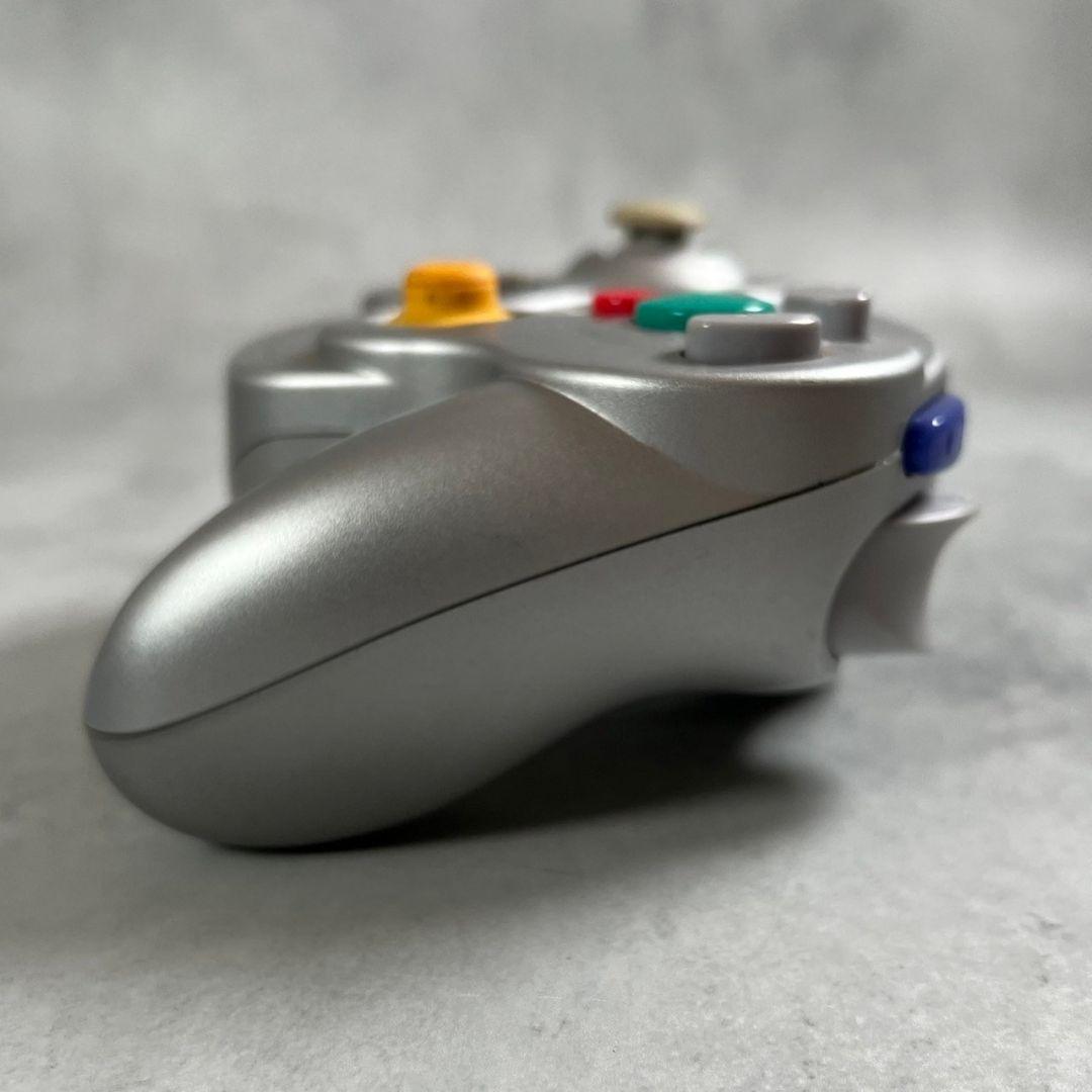 ゲームキューブコントローラー　任天堂