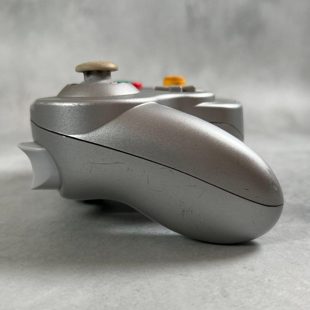 ゲームキューブコントローラー　任天堂