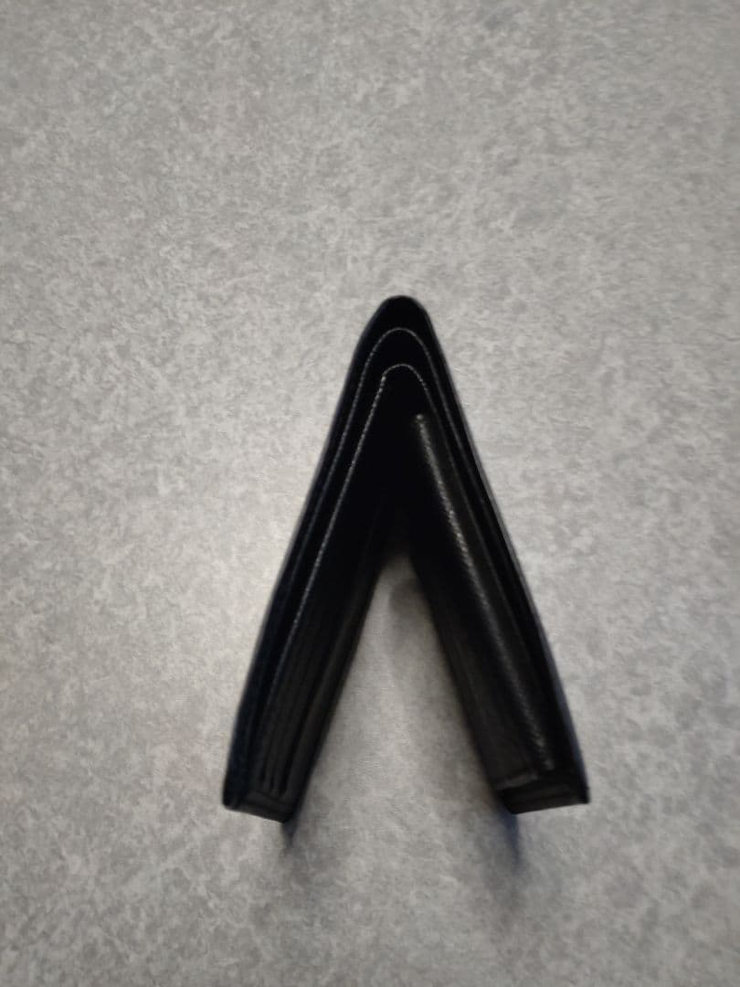 Louis Vuitton 二つ折り財布 黒 エピレザー