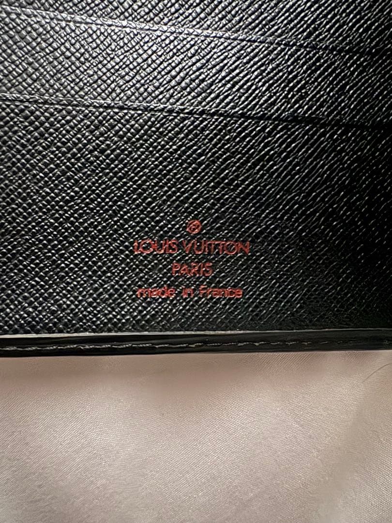 Louis Vuitton 二つ折り財布 黒 エピレザー