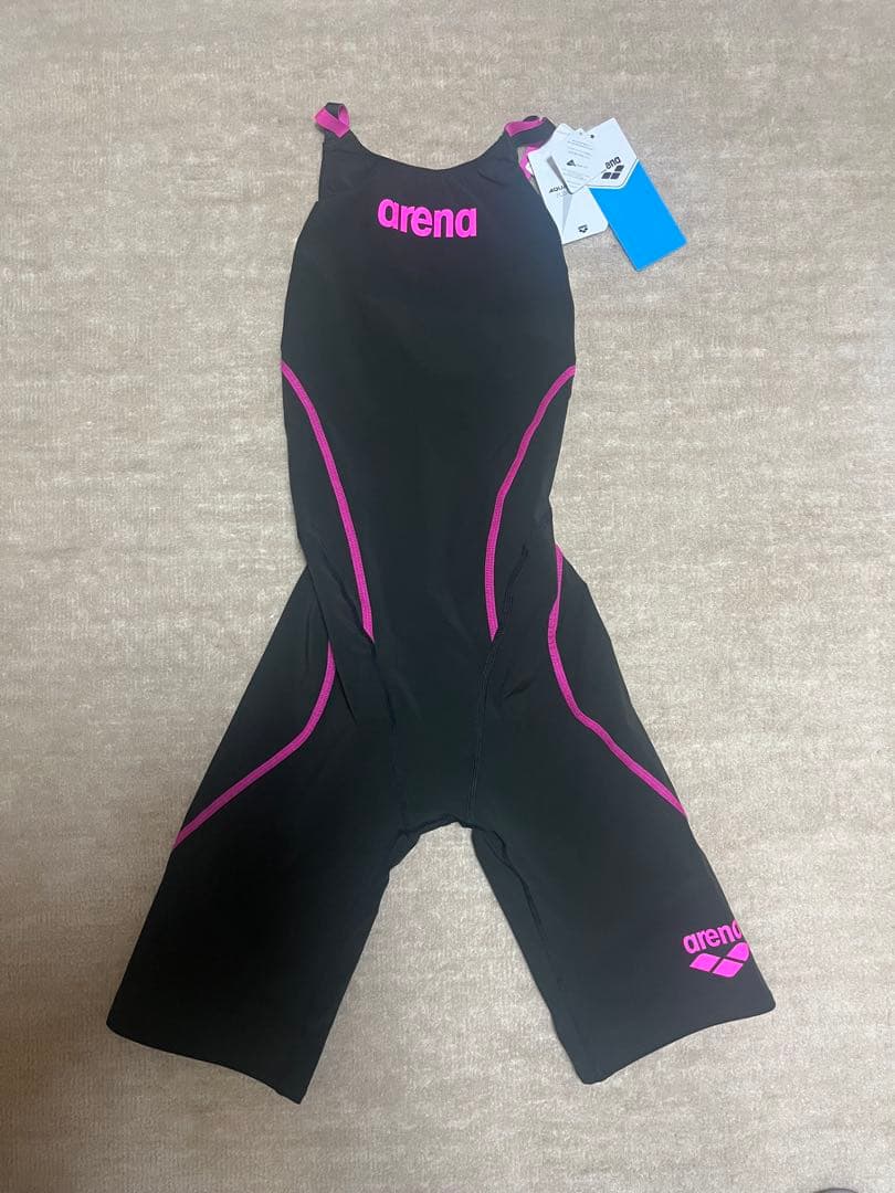 アリーナ　競泳用水着 黒/ピンク