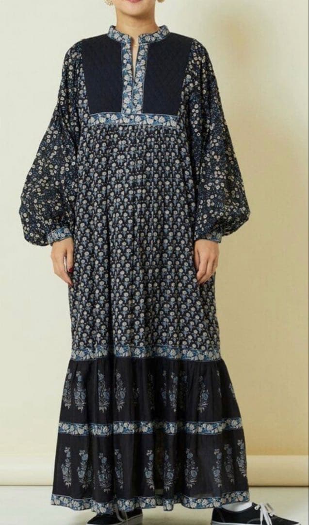 美品Freada フリーダ⭐︎キルトステッチ ハンドスクリーンワンピース　ヌキテパ