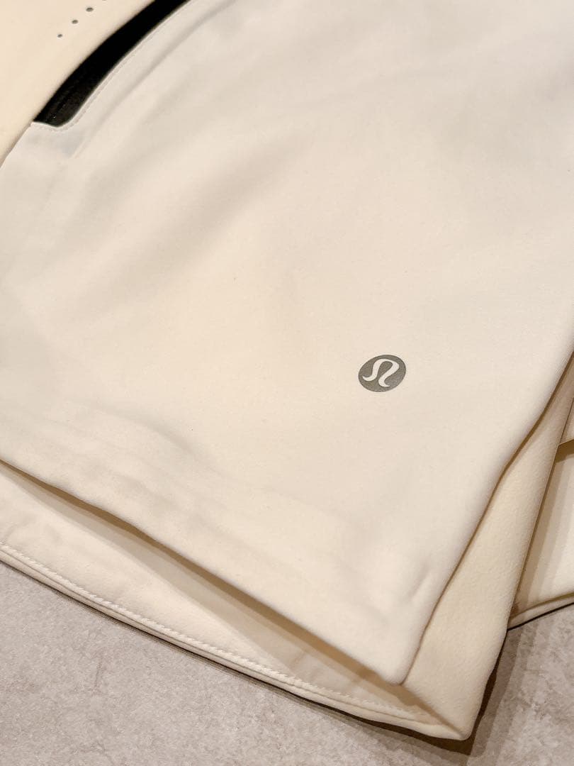 ルルレモン Cross Chill Jacket RepelShell パーカー