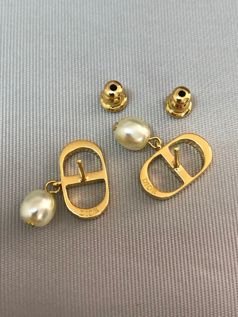 クリスチャンディオール　パールピアス CDロゴ　ゴールド　超美品