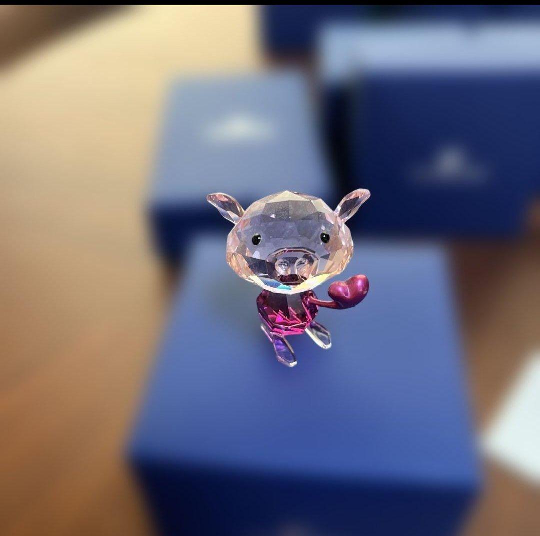 希少♡スワロフスキーこぶた置物 ハート付き