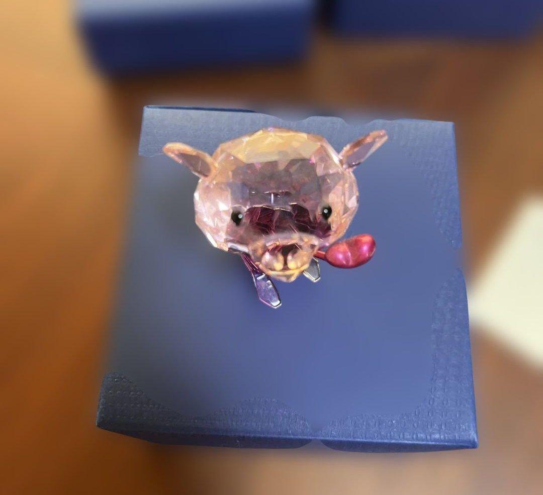 希少♡スワロフスキーこぶた置物 ハート付き