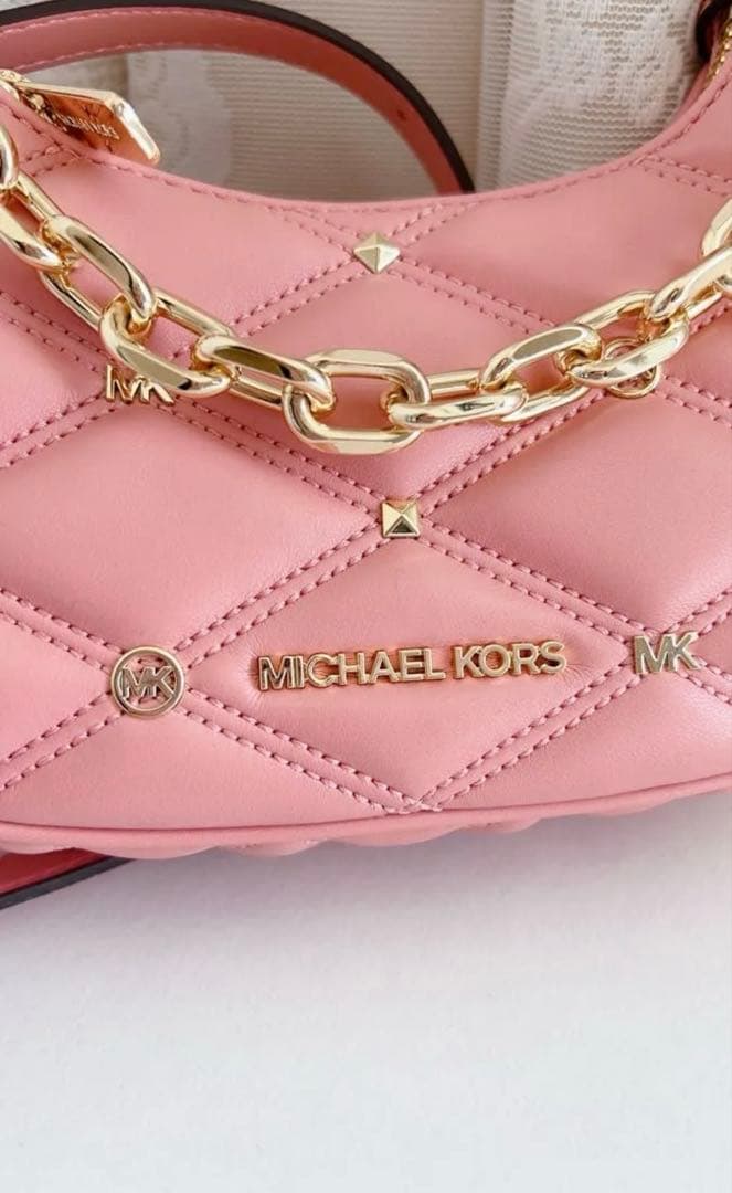 マイケルコース CORA キルテッド クロスボディ エクストラスモール