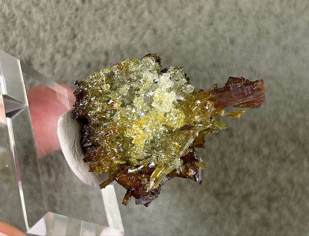 A*y様 希少色 希少鉱物 ジンカイト 黄緑色結晶