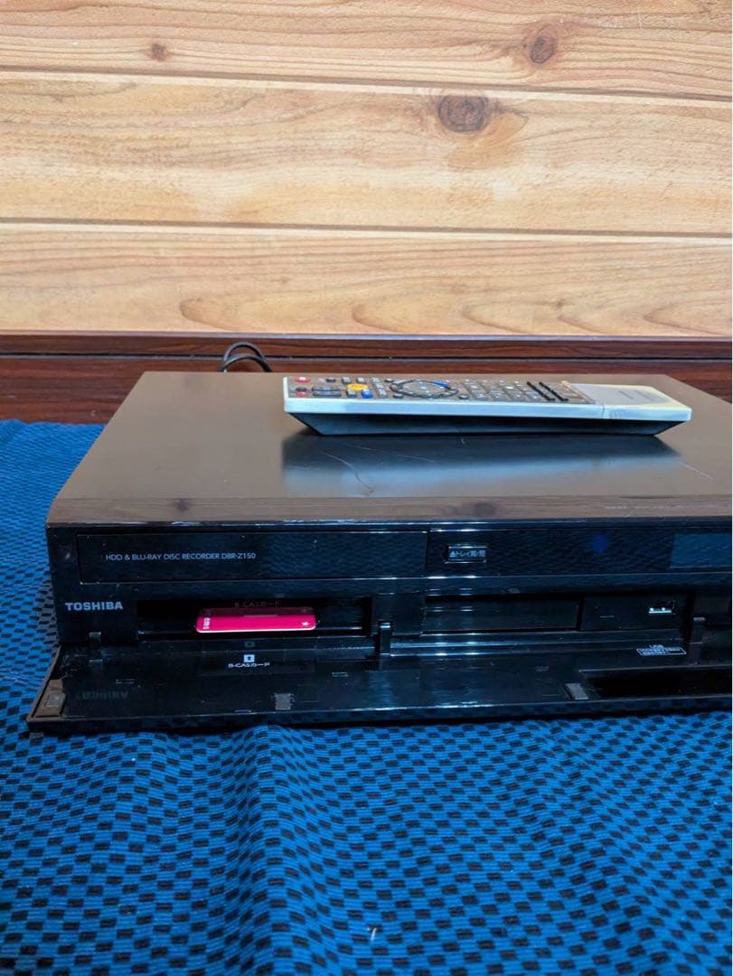 TOSHIBA 東芝 REGZA ブルーレイレコーダー　リモコン付き