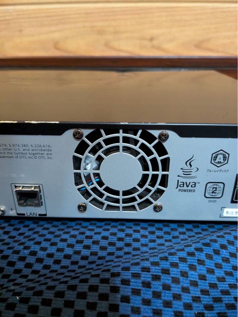 TOSHIBA 東芝 REGZA ブルーレイレコーダー　リモコン付き