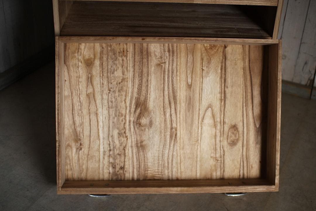 古い木製の引き出し5段　食器棚　キャビネット　古家具　古民家