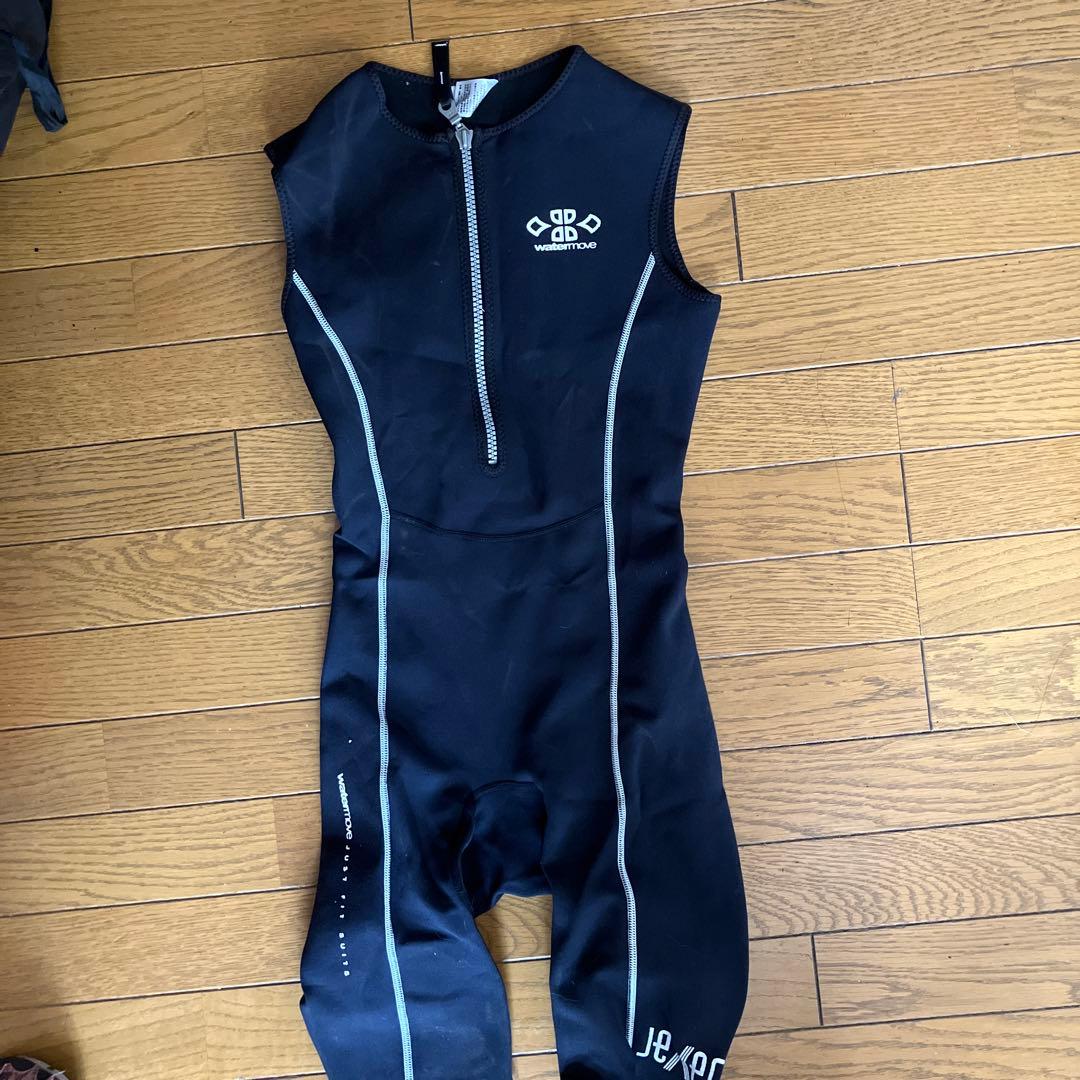 ネオプレン製ショートジョンウェットスーツ