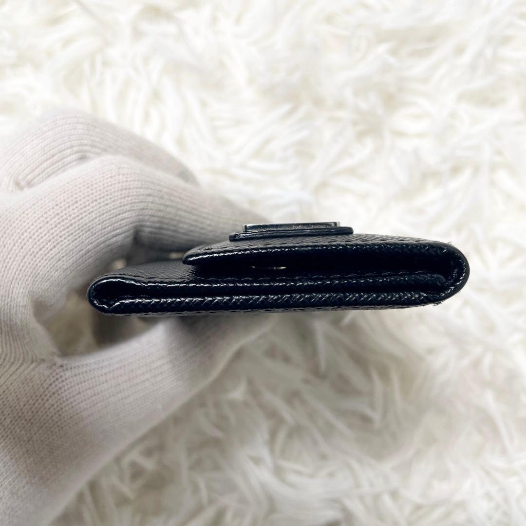 【極美品 現行】プラダ 6連キーケース サフィアーノ レザー ブラック 三角