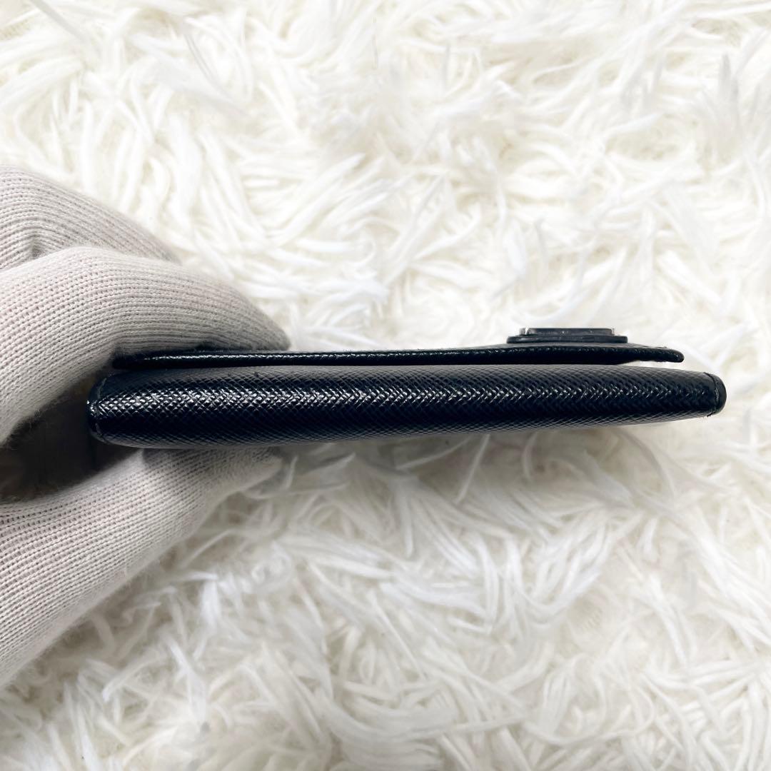 【極美品 現行】プラダ 6連キーケース サフィアーノ レザー ブラック 三角