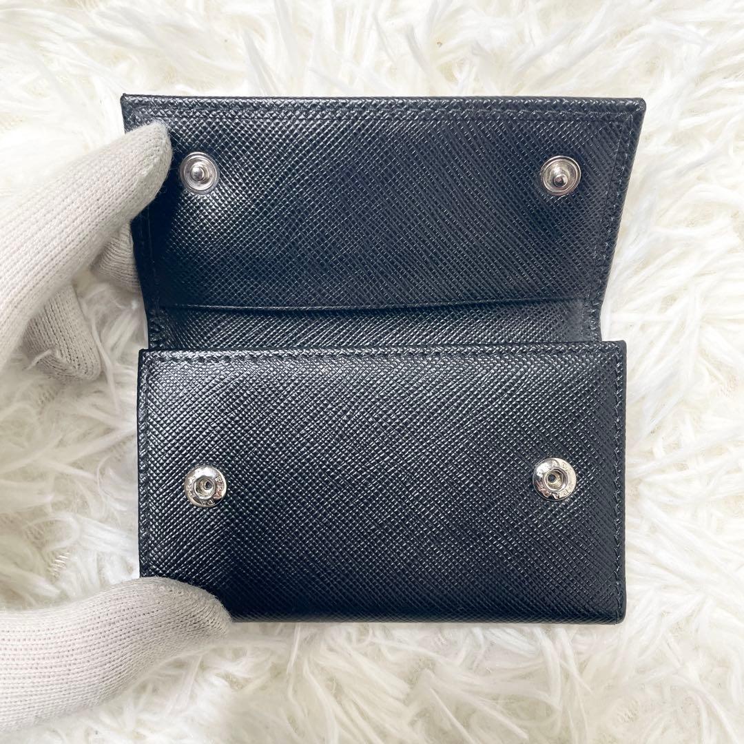 【極美品 現行】プラダ 6連キーケース サフィアーノ レザー ブラック 三角