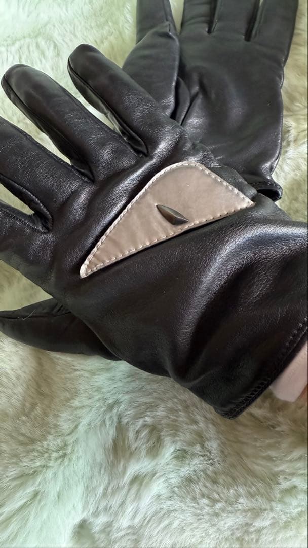 ⭐️良品⭐️ フェンディ バグズモンスター レザー グローブ 手袋