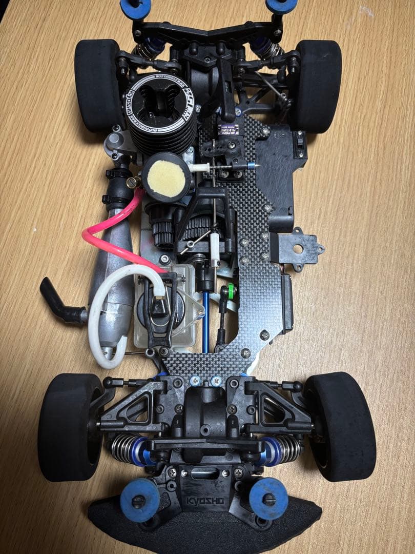 t*8様 京商FW05 エンジンラジコン