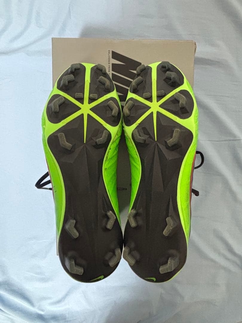 【最終値下げ】Nike PHANTOM VENOM FG 27cm