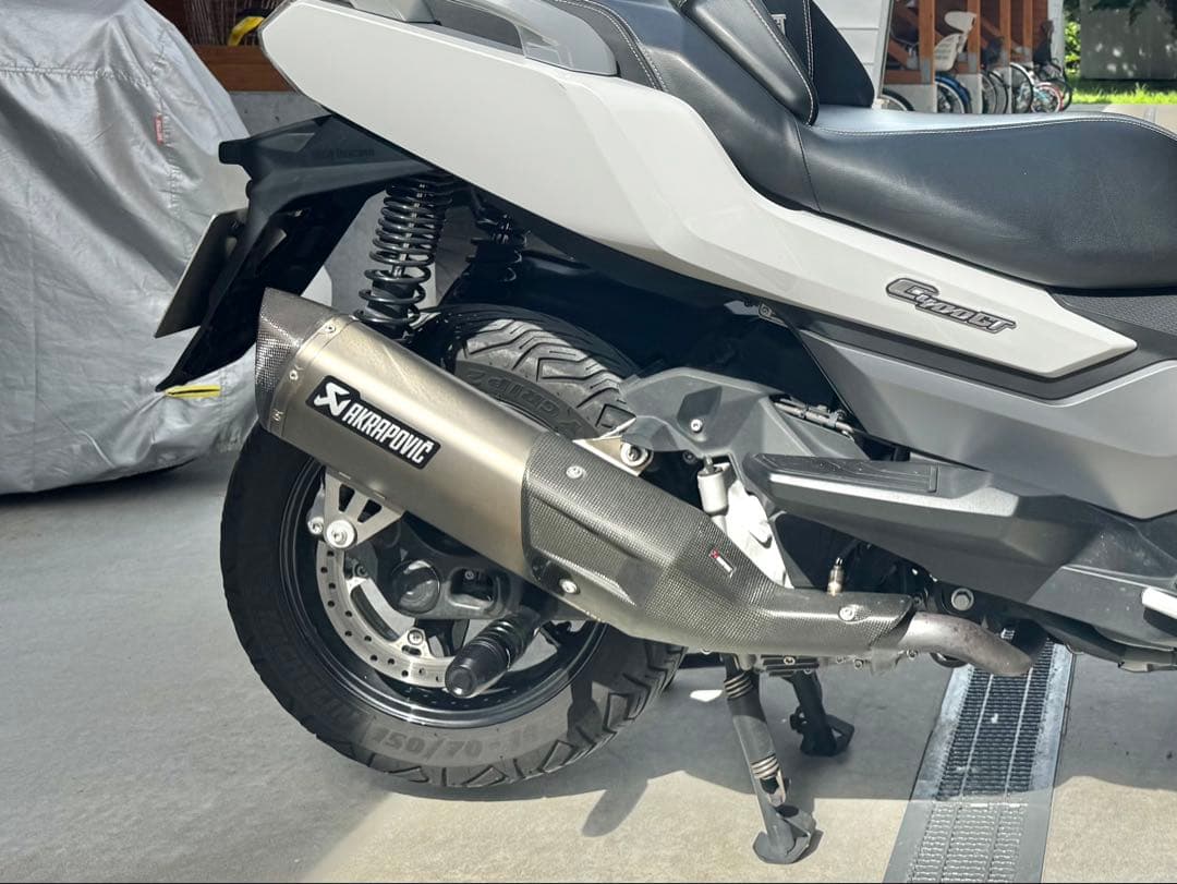 AKRAPOVIC（アクラポビッチ）スリップオンサイレンサー C400GT