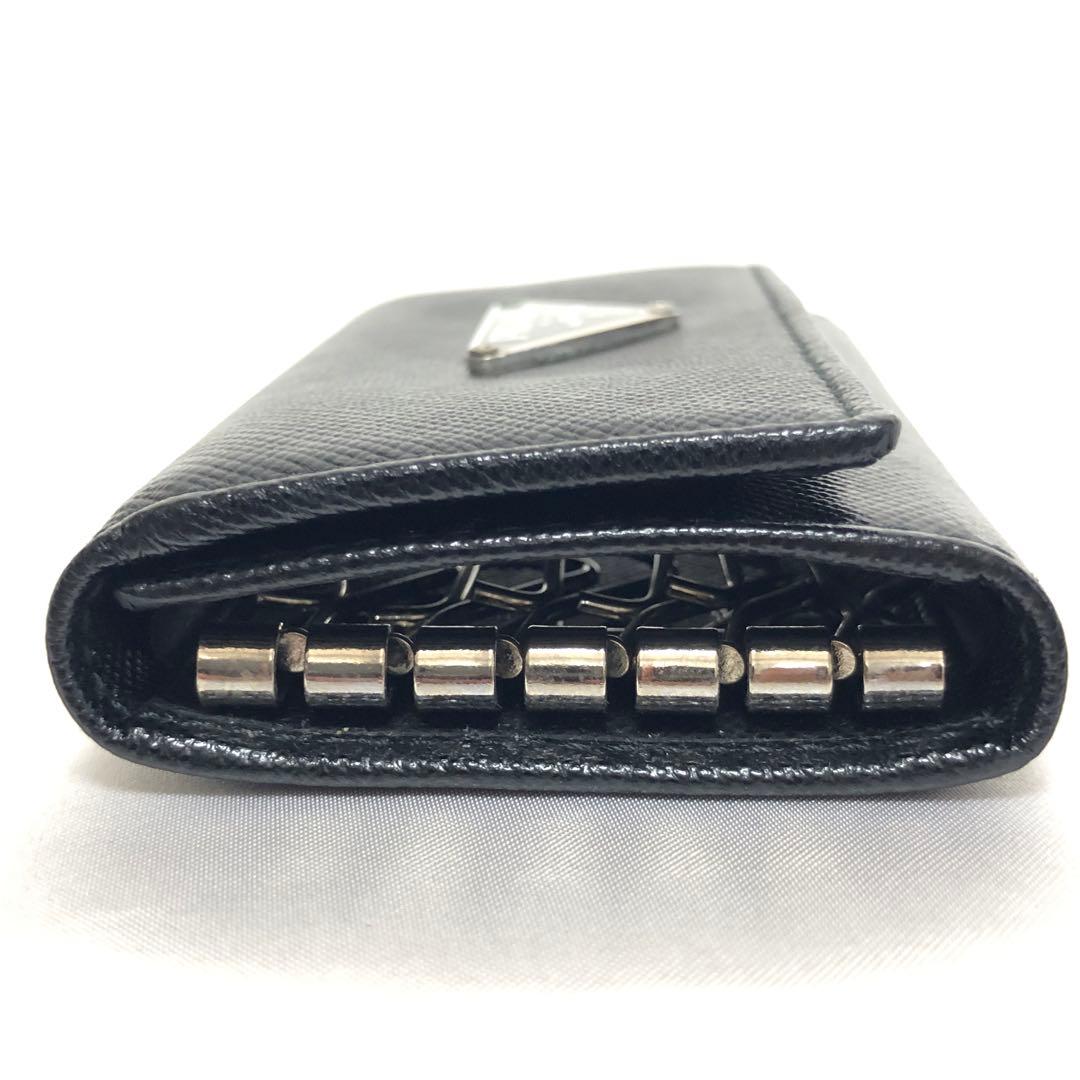 未使用級　プラダ　キーケース　三角ロゴ　サフィアーノレザー　黒　安心のGカード付