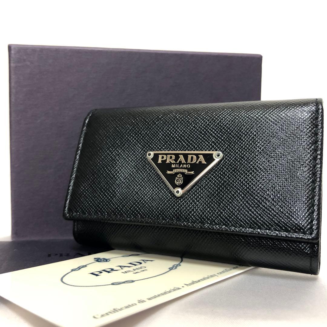 未使用級　プラダ　キーケース　三角ロゴ　サフィアーノレザー　黒　安心のGカード付