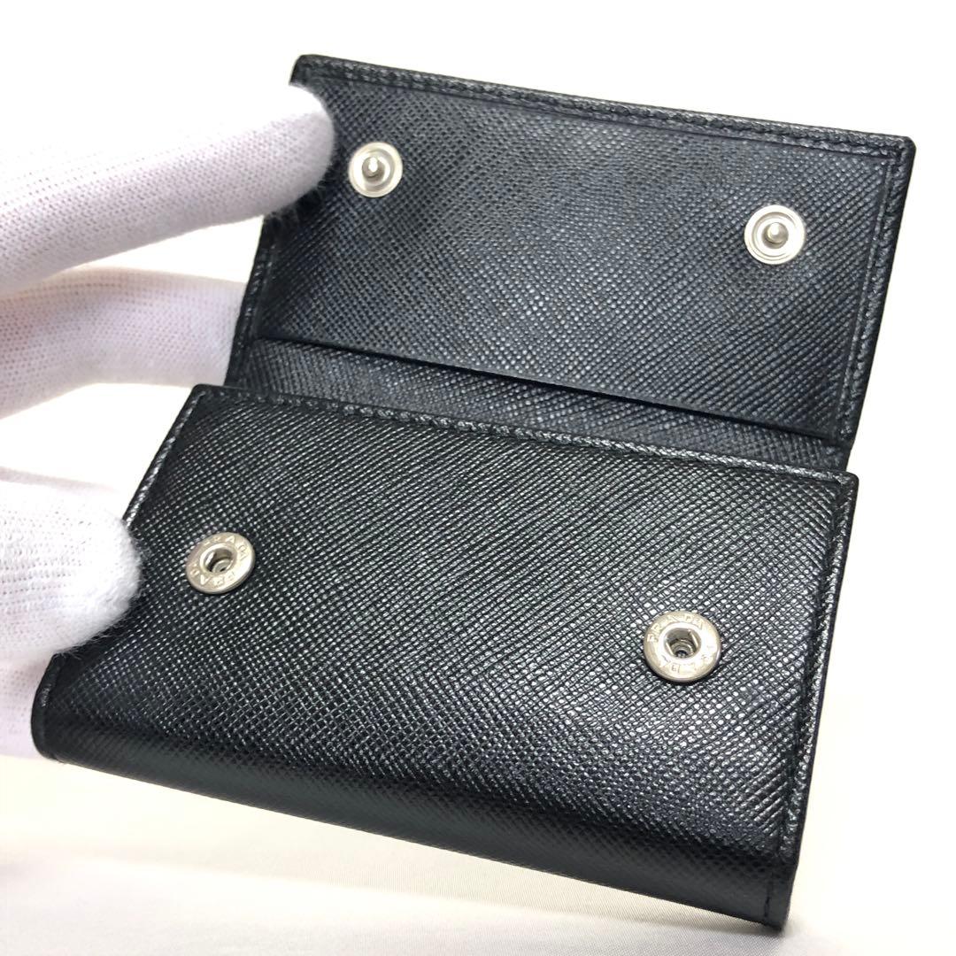 未使用級　プラダ　キーケース　三角ロゴ　サフィアーノレザー　黒　安心のGカード付