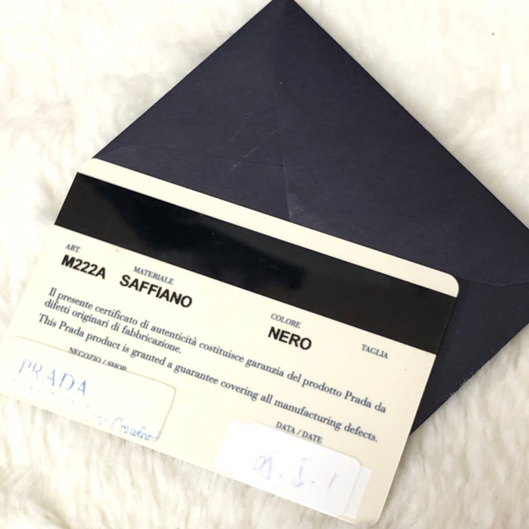 未使用級　プラダ　キーケース　三角ロゴ　サフィアーノレザー　黒　安心のGカード付
