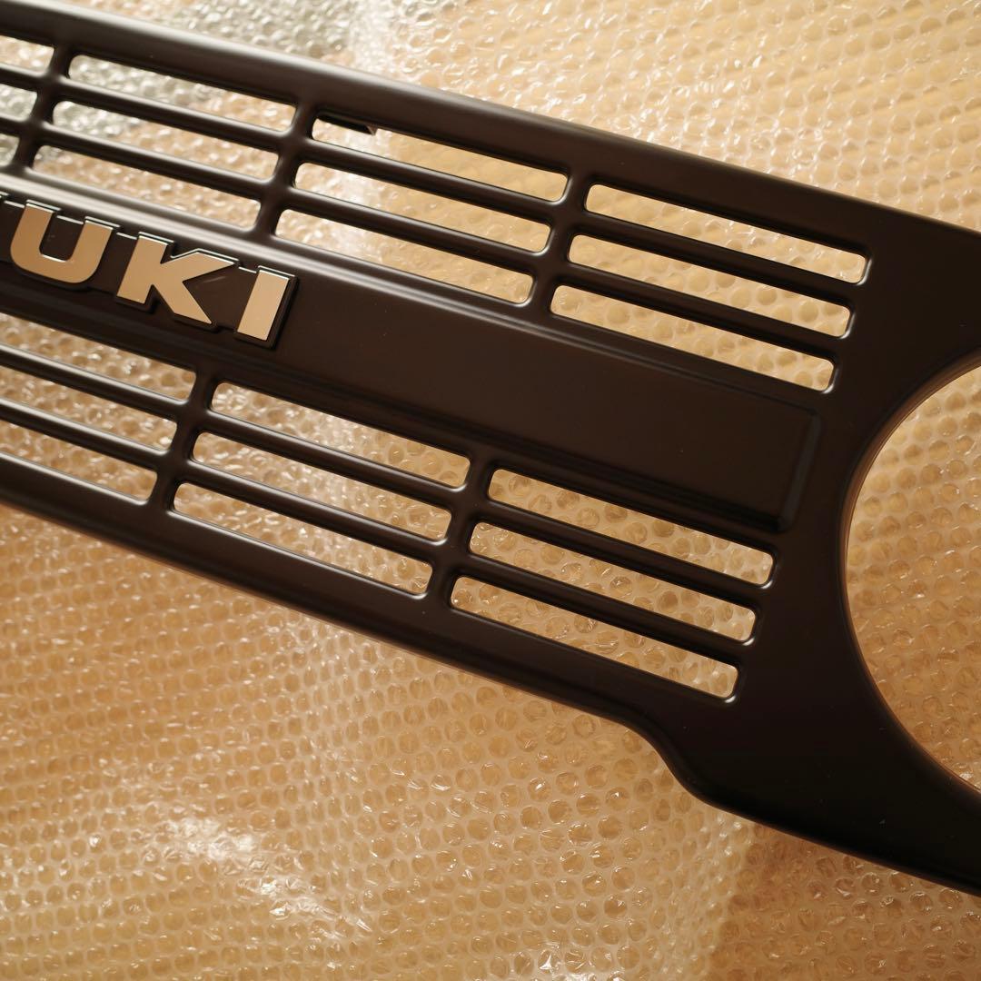 APIO アピオ ヴィンテージアイアングリル 純正エンブレム ジムニー6474