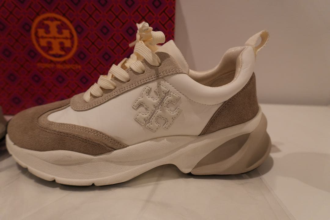 定価49,500円　トリーバーチ　スニーカー　ホワイト系