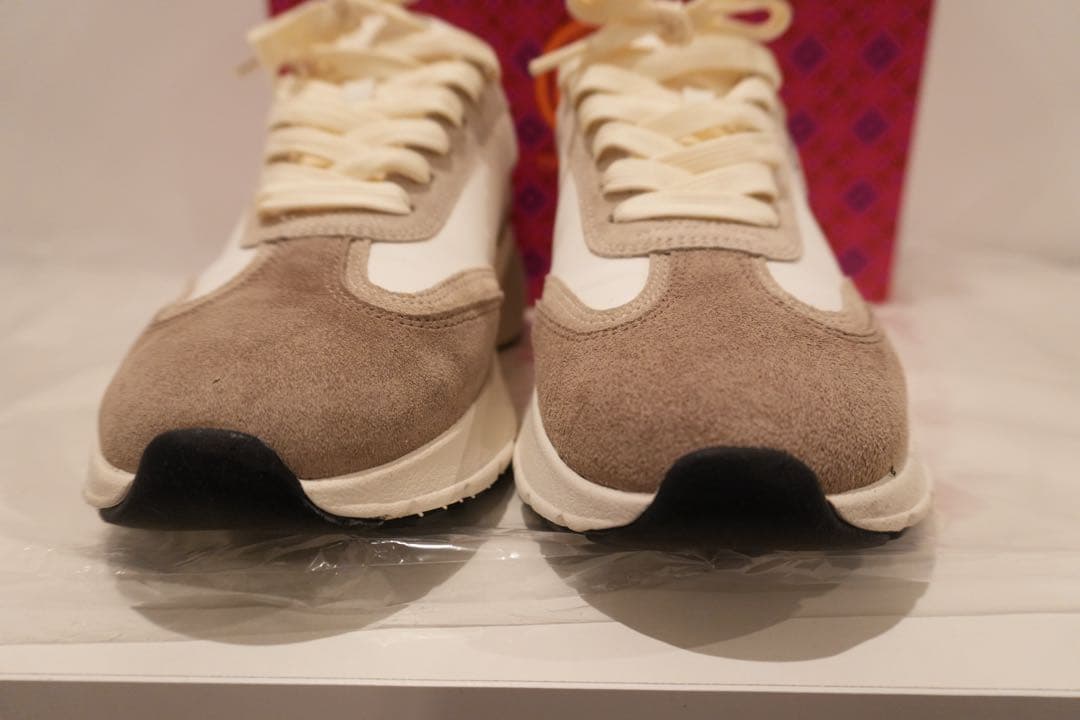 定価49,500円　トリーバーチ　スニーカー　ホワイト系