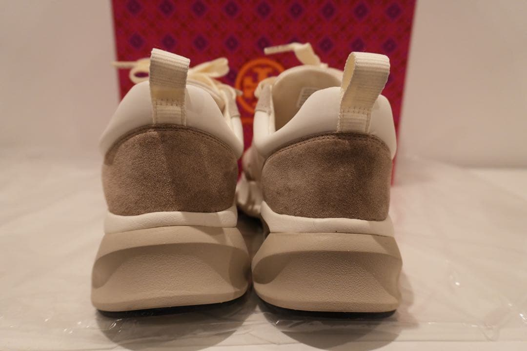 定価49,500円　トリーバーチ　スニーカー　ホワイト系