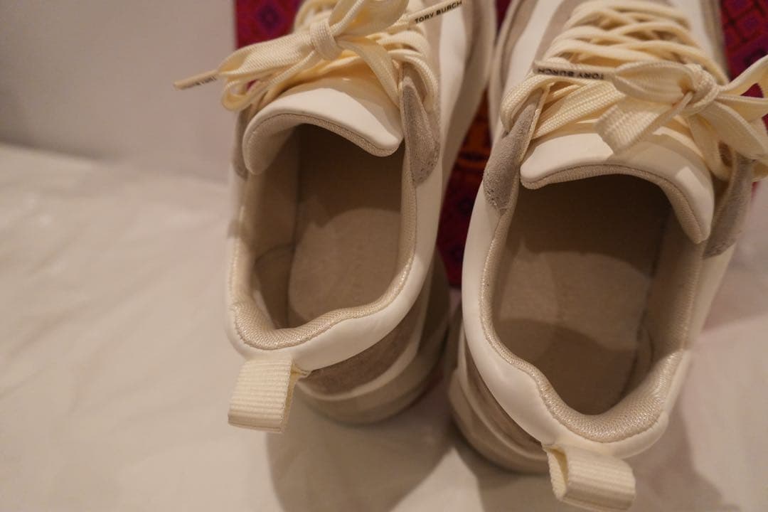 定価49,500円　トリーバーチ　スニーカー　ホワイト系