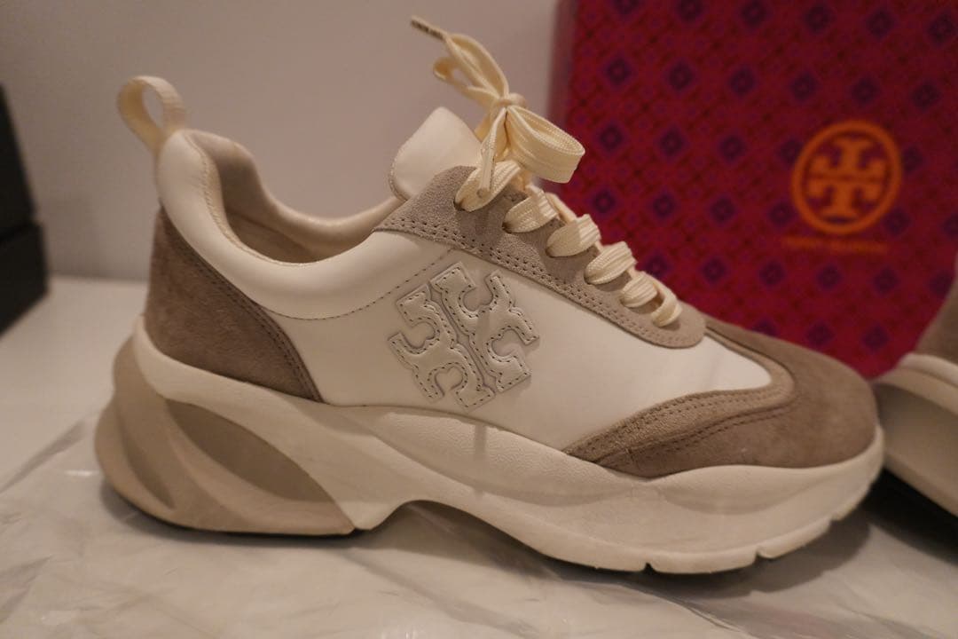 定価49,500円　トリーバーチ　スニーカー　ホワイト系