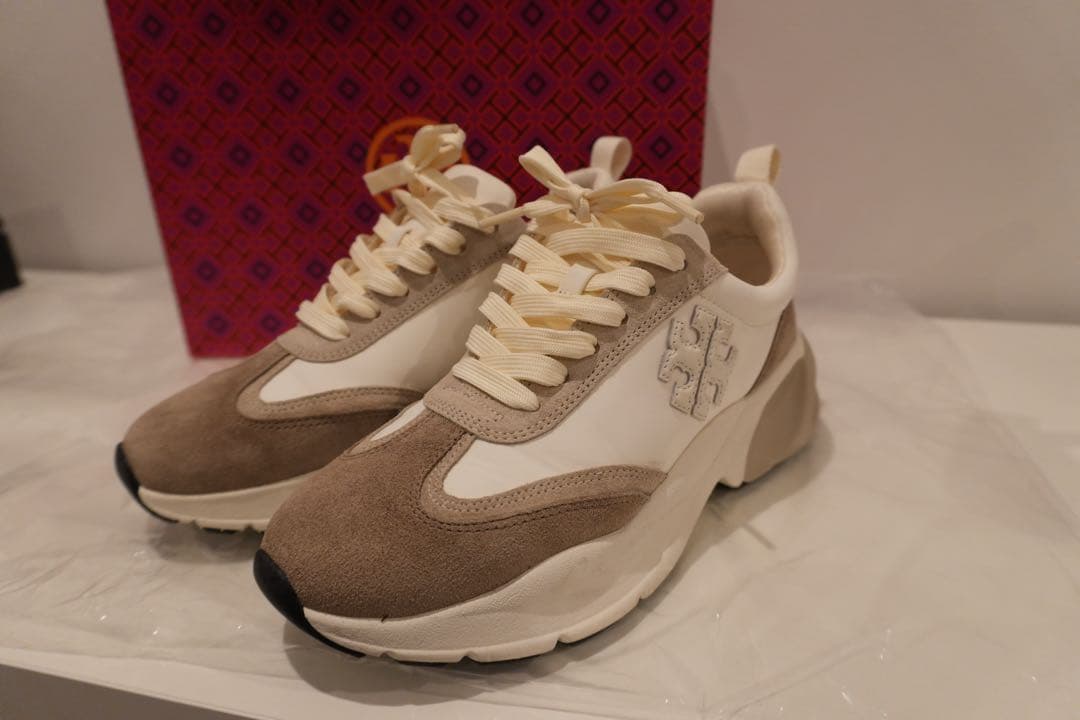 定価49,500円　トリーバーチ　スニーカー　ホワイト系