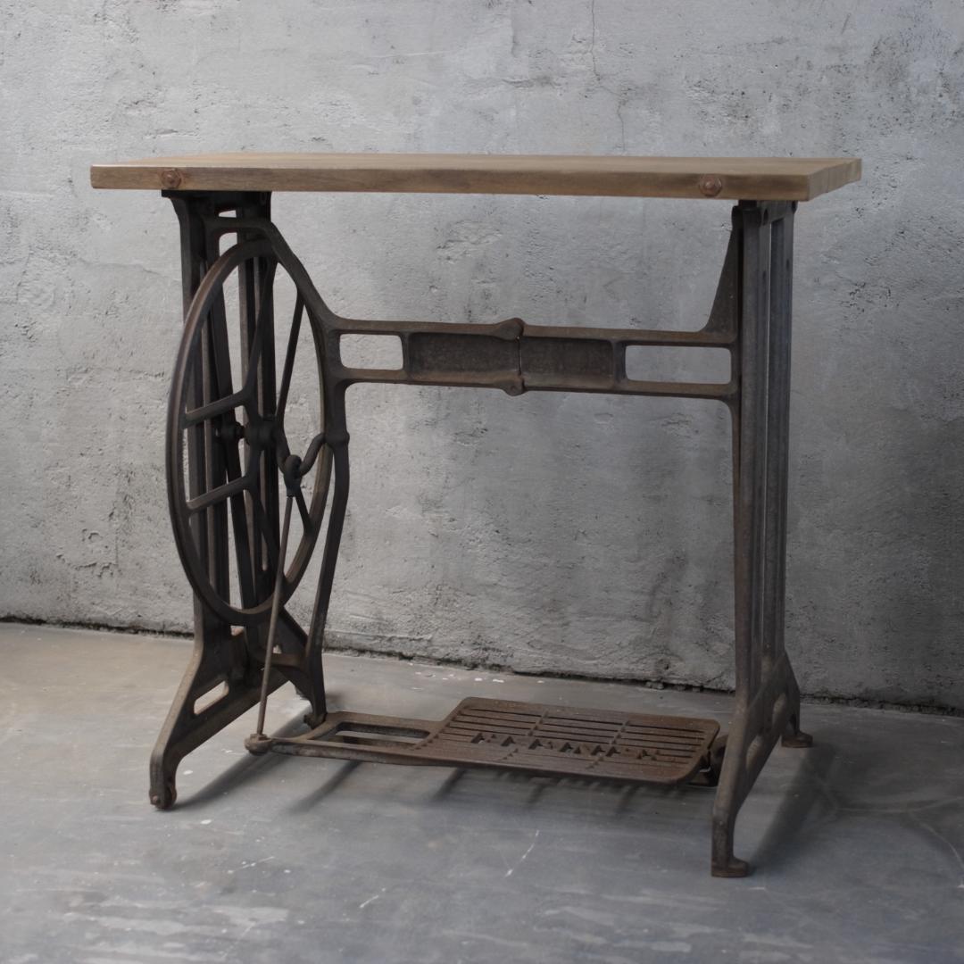 【現品限り】リメイク ミシン テーブル 机 アイアン 鉄脚 インダストリアル