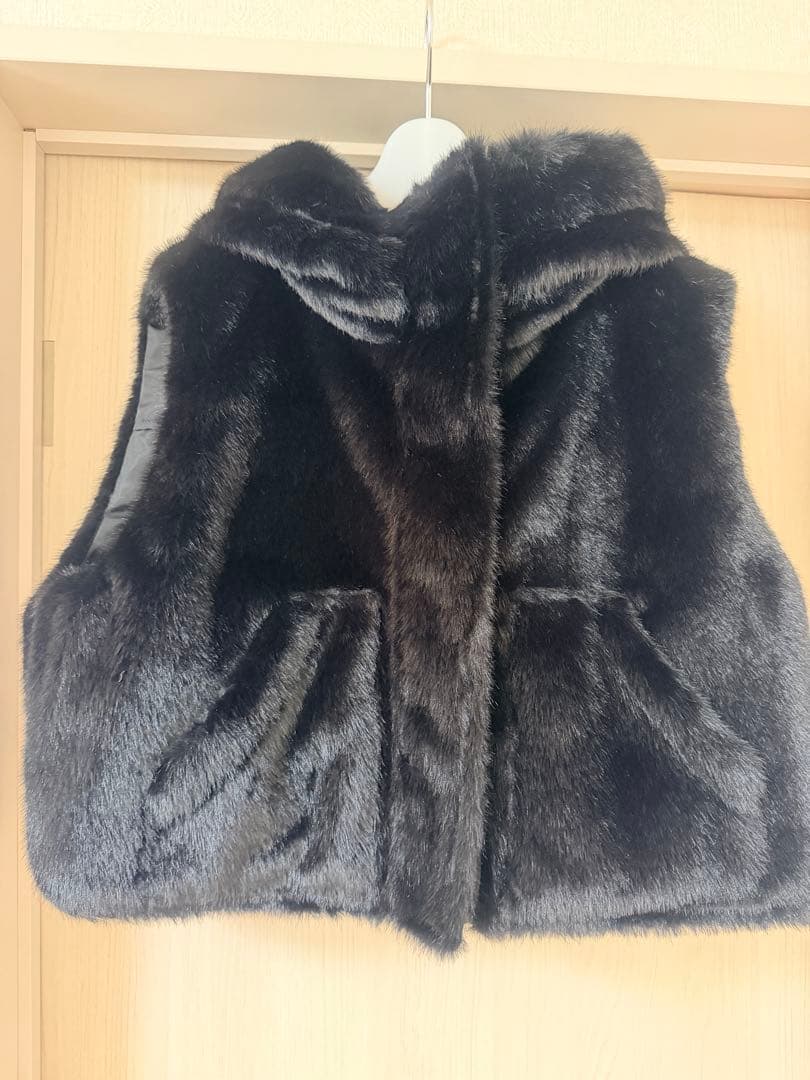 glam lips 2WAY リバーシブル ショート FUR ベスト