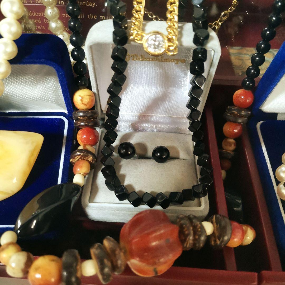 遺品整理 大量アクセサリー 刻印 指輪 金色 喜平 ネックレス ブローチ