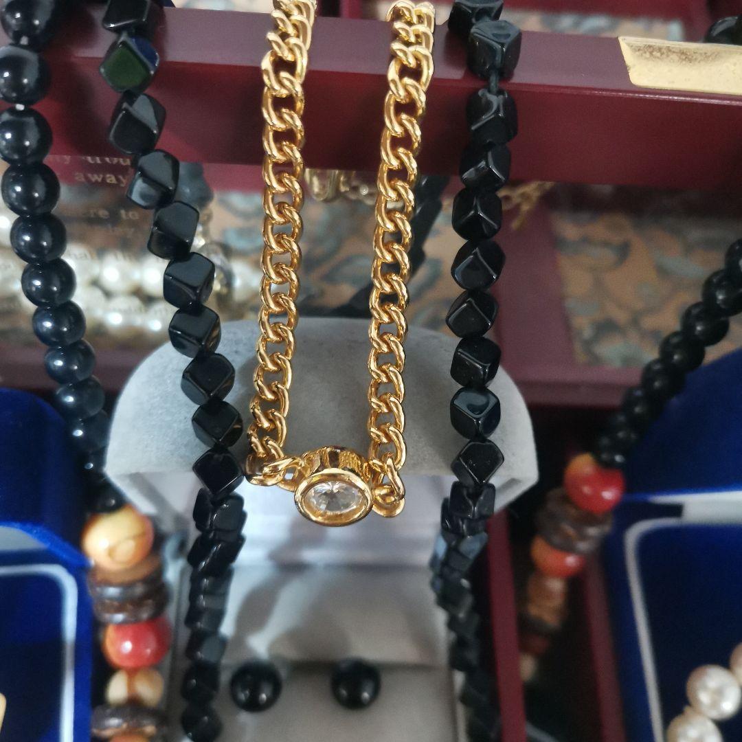 遺品整理 大量アクセサリー 刻印 指輪 金色 喜平 ネックレス ブローチ