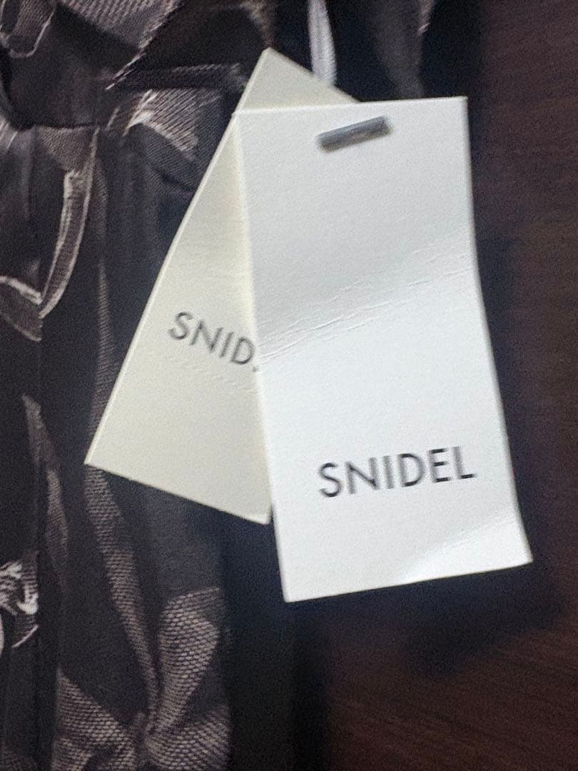 SNIDEL新品リボンスリーブデザインワンピース