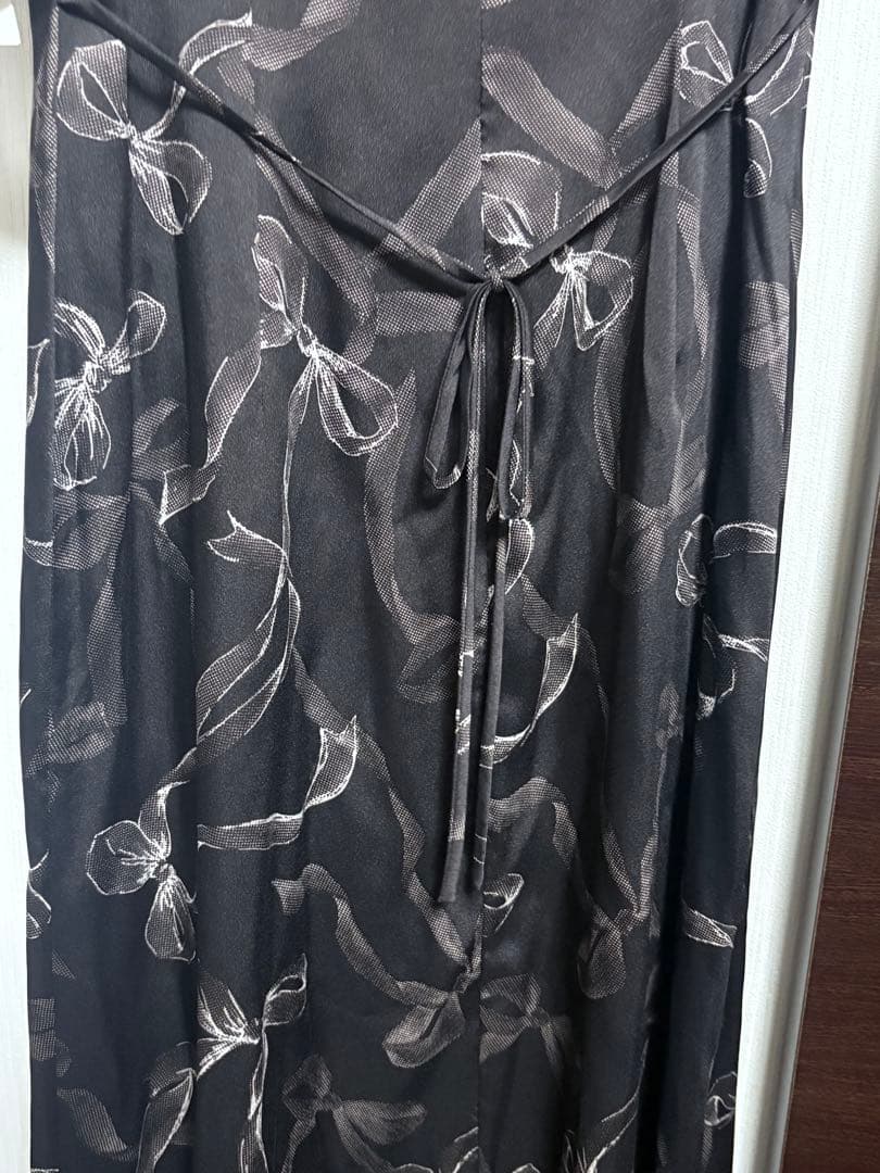 SNIDEL新品リボンスリーブデザインワンピース