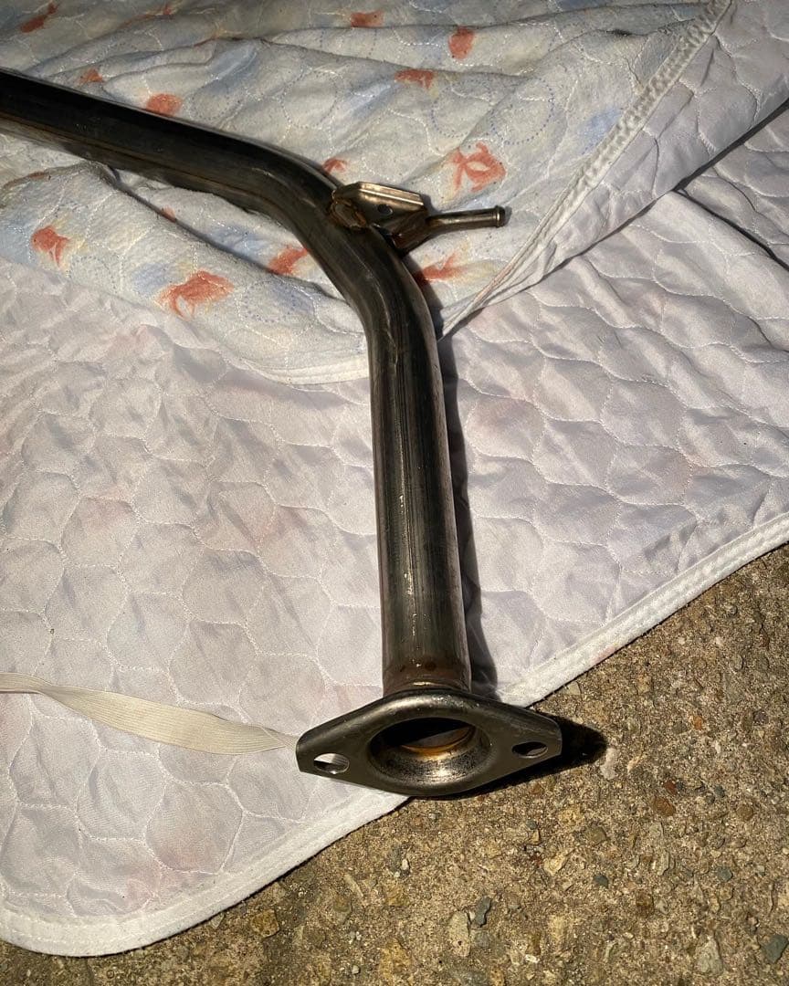 プリウス50マフラー　爆音ストレート