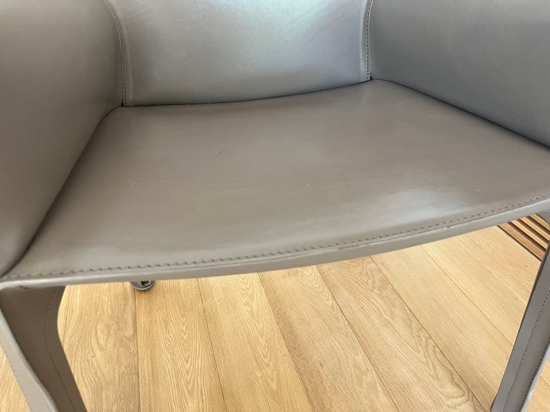 ルルド アームチェア